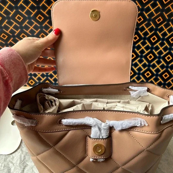 Tory Burch Willa Soft Quilt Backpack Roasted Almond Gold - Picture 5 of 10
